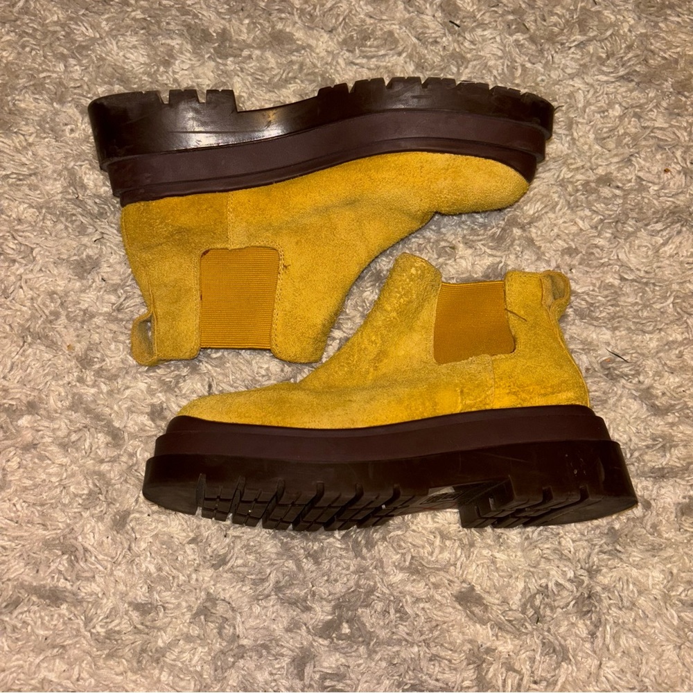Urban Outfitters Dana Suede Leather Chelsea Boot Size 8 - Picture 4 of 9